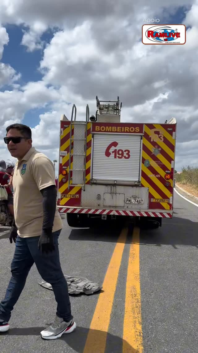 Pai, mãe e bebê morrem após colisão envolvendo carro e moto em Groairas-Ce
