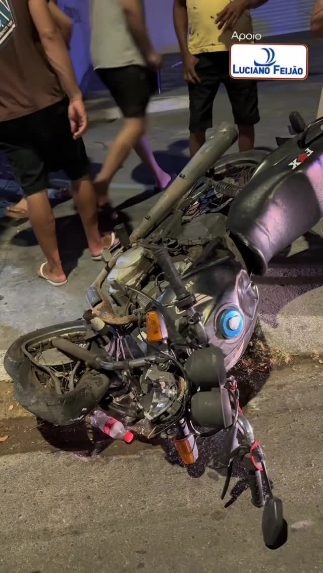 Motociclista gravemente ferido em colisão com poste na Avenida John Sanford, Sobral