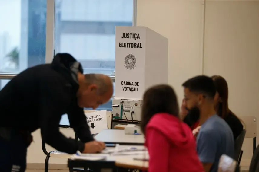 Abstenção supera 1 milhão no Ceará e eleitor pode votar no 2º turno