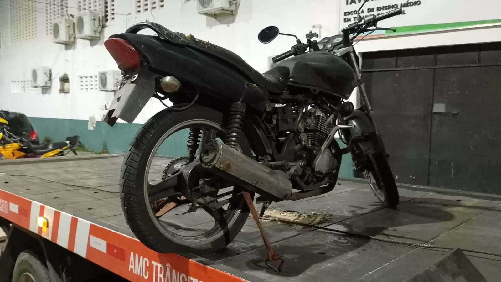 Agentes de Trânsito Recuperam Moto Roubada em Blitz no Rodolfo Teófilo