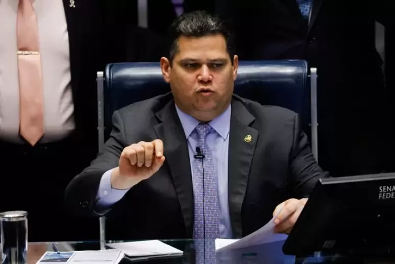 Alcolumbre ratifica quebra de sigilos de Lulinha em investigação da CPMI do INSS