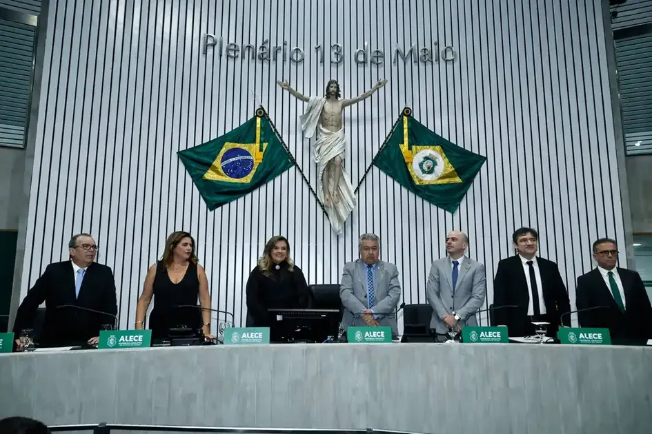 Alece homenageia oftalmologistas de referência no Ceará