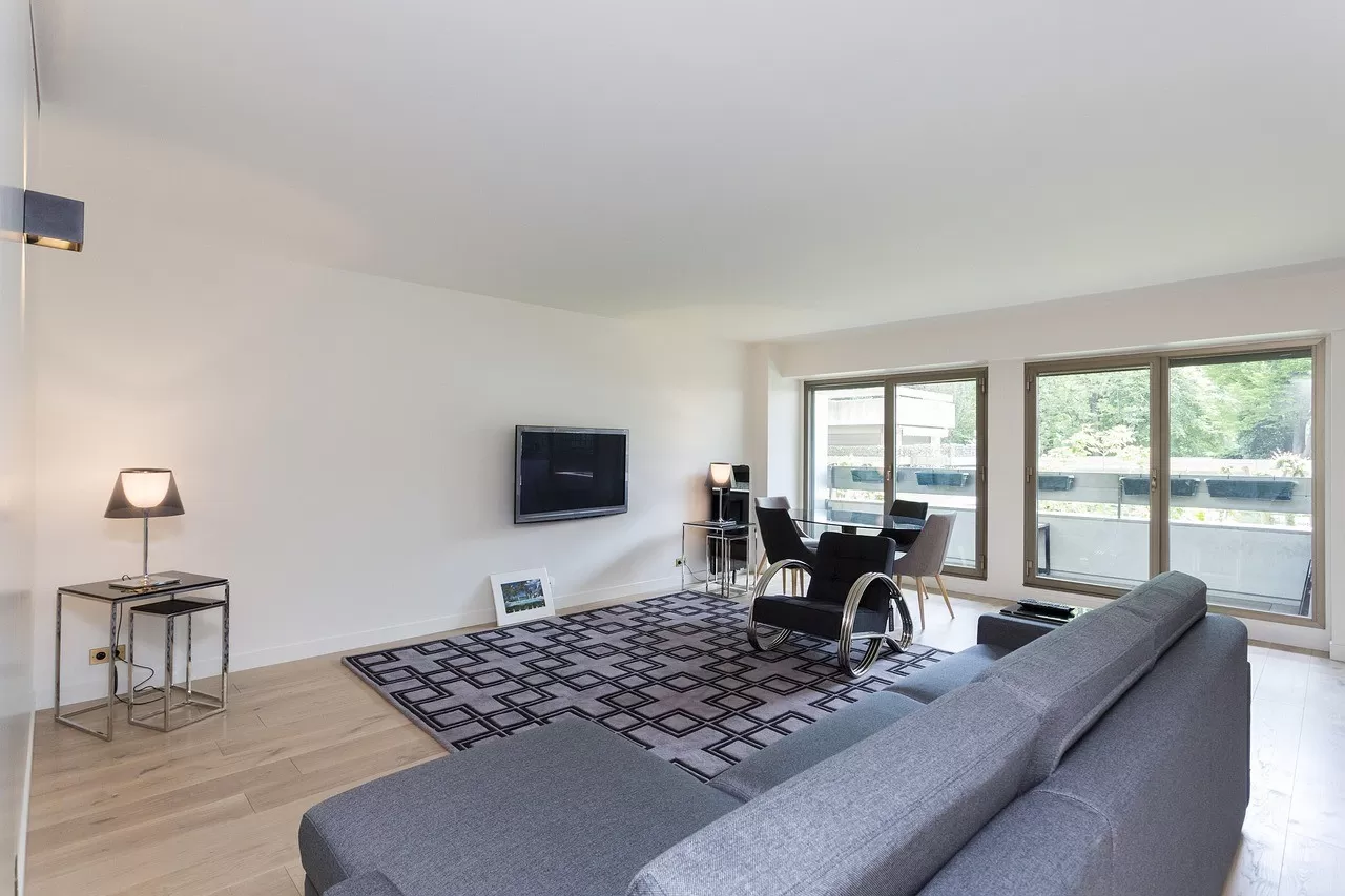 Aluguéis Residenciais Disparam 9,44% em 2025 e Superam Inflação no Brasil