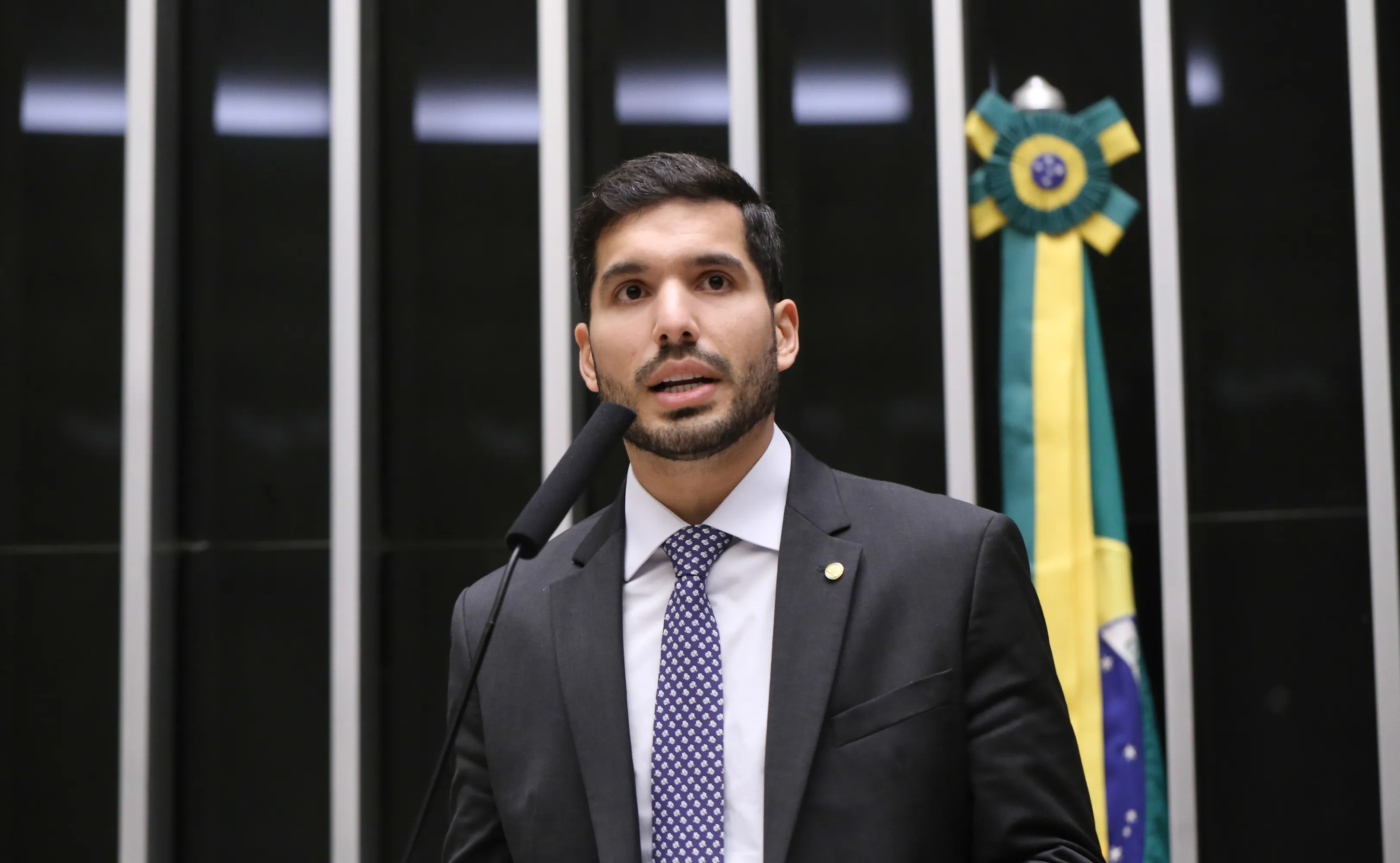 André Fernandes celebra mandato de Priscila Costa no Congresso