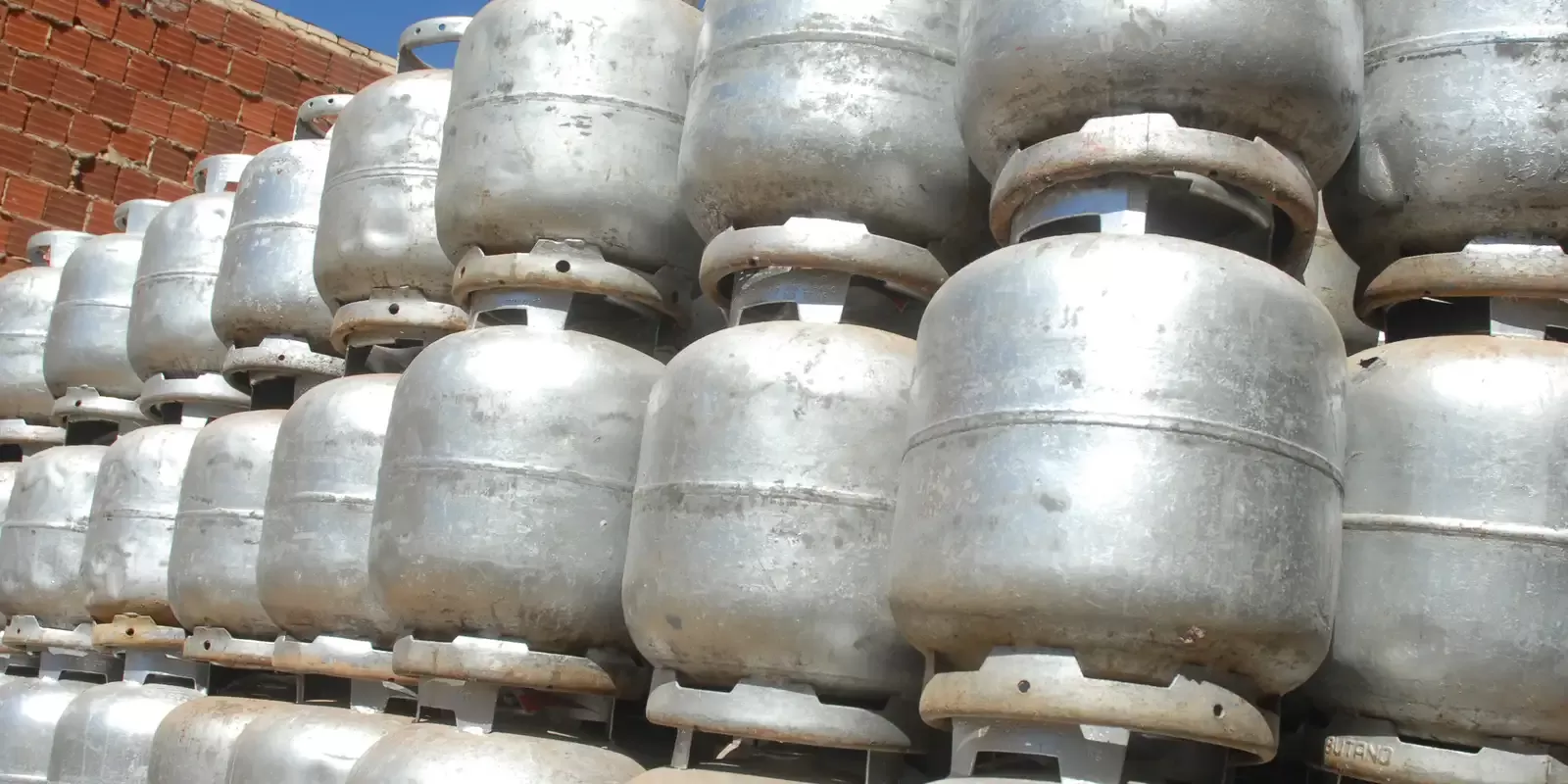 Auxílio Gás de R$ 108 é pago a beneficiários com NIS final 6 nesta segunda-feira