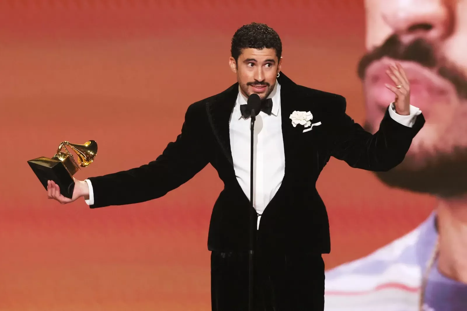 Bad Bunny Domina Buscas e Se Prepara Para Estrelar o Super Bowl e o Brasil