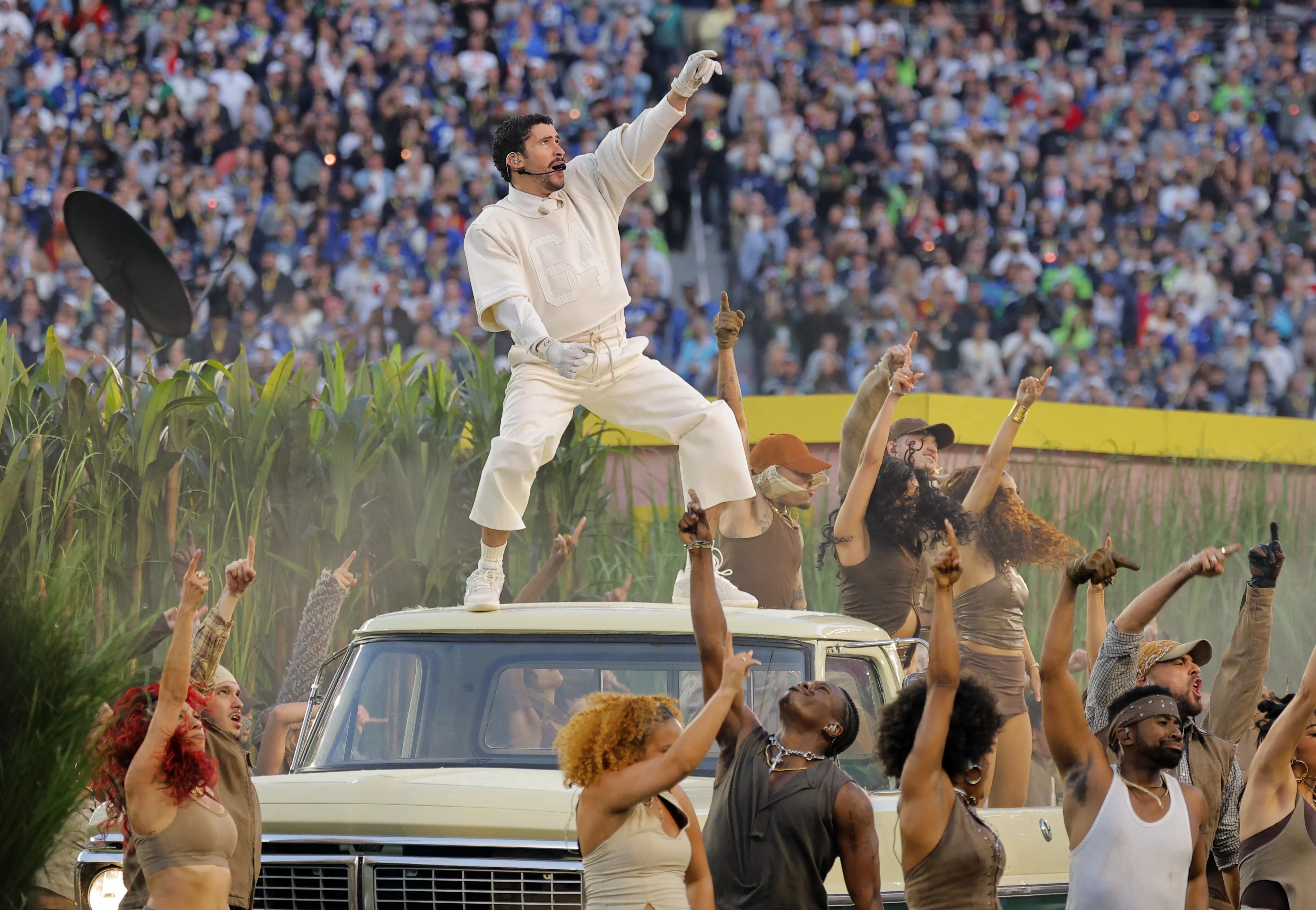 Bad Bunny Incendeia Super Bowl com Participações de Lady Gaga e Ricky Martin