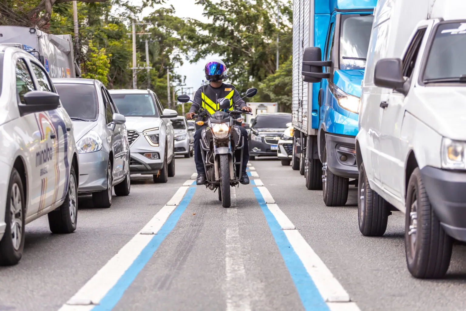 Baixa Contribuição Previdenciária de Motofretistas de Aplicativo