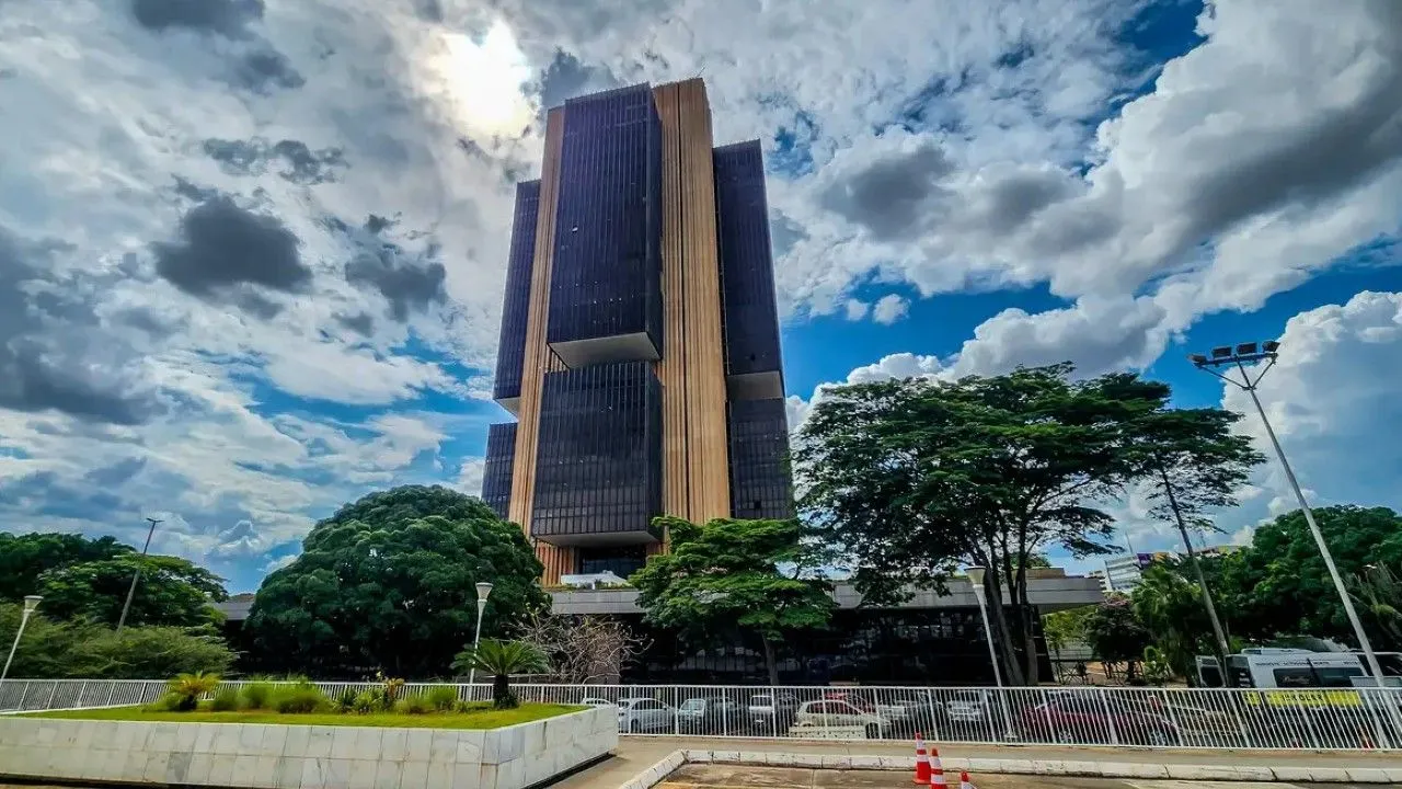 Banco Central libera Pix Automático em conta-salário a partir de 2027