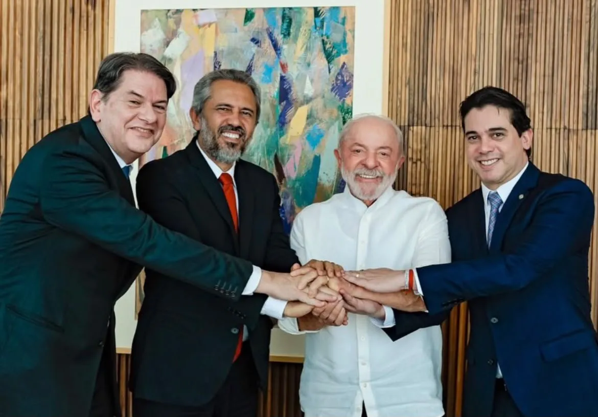 Base de Elmano intensifica articulações para fechar chapa