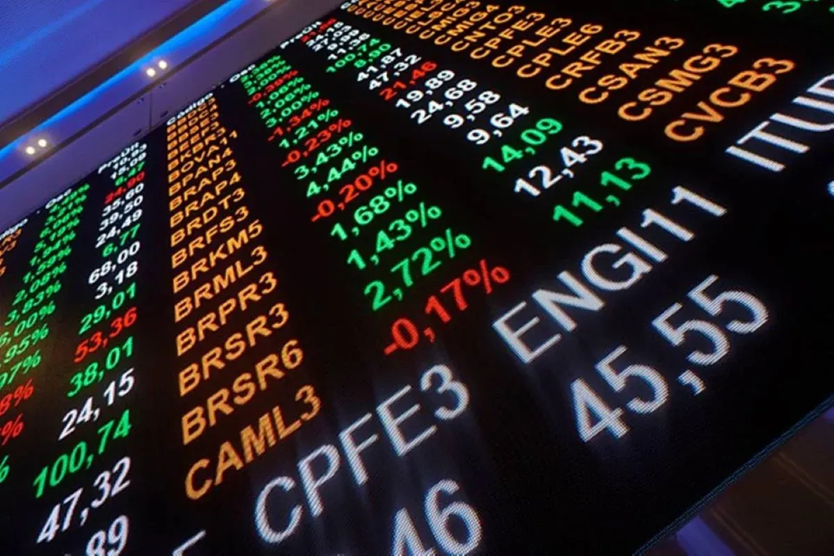 Bolsa mantém alta e dólar recua após eleições