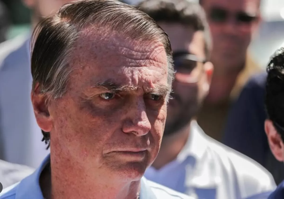 Bolsonaro Recebe Alta Hospitalar Após Confirmação de Infecção Aguda