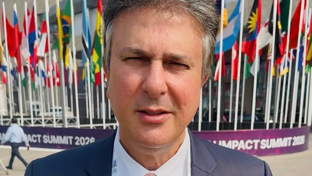 Brasil Impulsiona a Educação com Estratégia de Inteligência Artificial em Missão Oficial na Índia