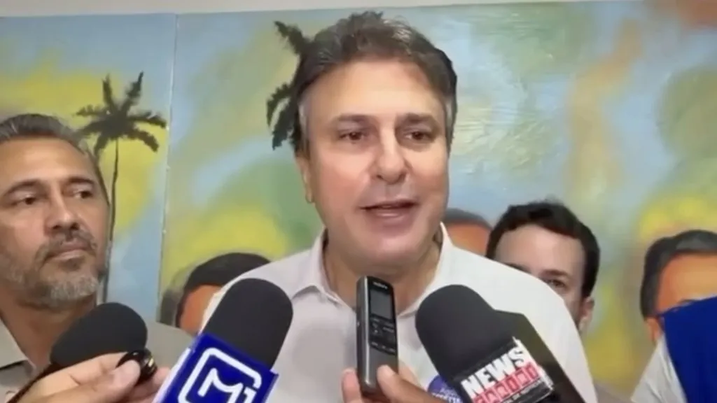 Camilo Santana define Cid Gomes para o Senado