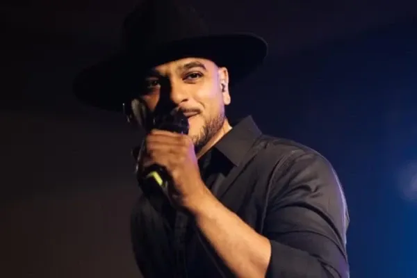 Cantor sertanejo Eduardo deixa UTI em estado crítico