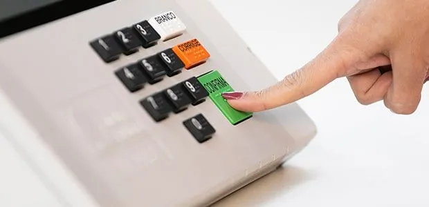 Cármen Lúcia: Urna Eletrônica Eliminou Fraudes Eleitorais em 30 Anos no Brasil