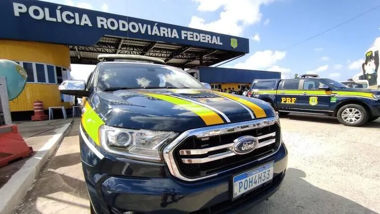 Casal de idosos morre em grave acidente na BR-222