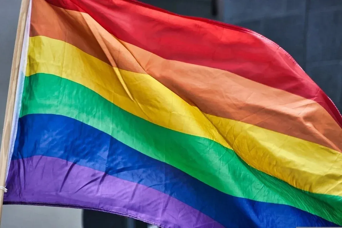 Casal é condenado por expulsar filho gay de casa