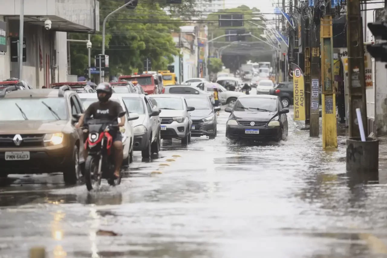 Ceará em Alerta Máximo: Chuvas Intensas Atingem 184 Municípios Até Quinta