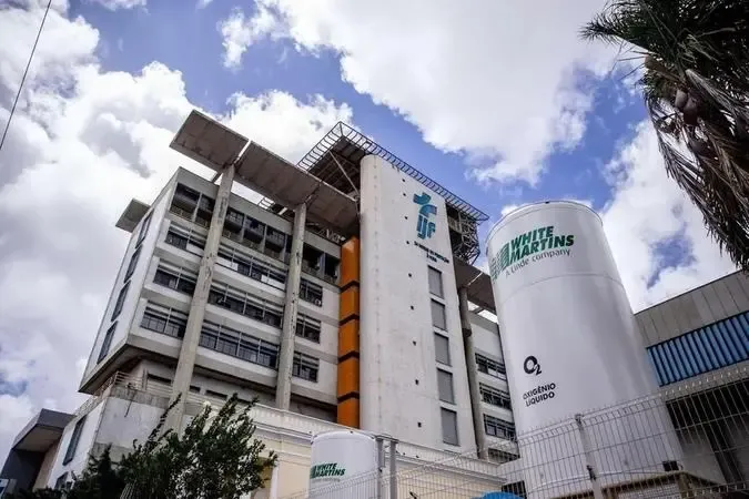 Ceará celebra: Jovem com mãos reimplantadas mostra recuperação "alentadora" no IJF