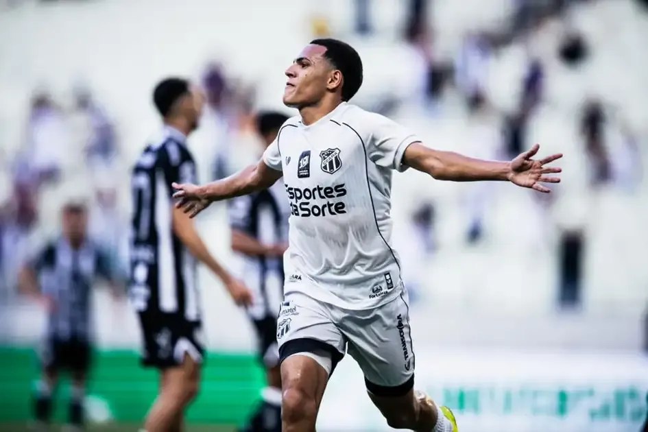 Ceará e Avaí duelam para afastar crise na Série B