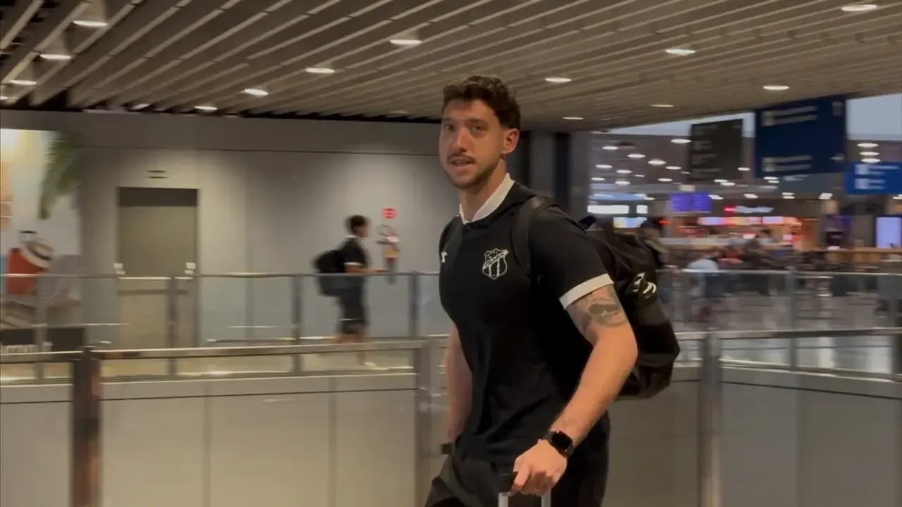 Ceará embarca para enfrentar o Atlético-GO na Série B