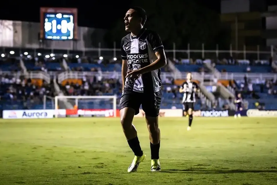 Ceará vence Avaí e ganha fôlego na Série B