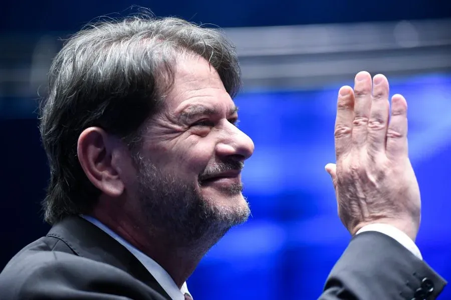 Cid Gomes anima aliados com sinal de possível candidatura à reeleição no Senado