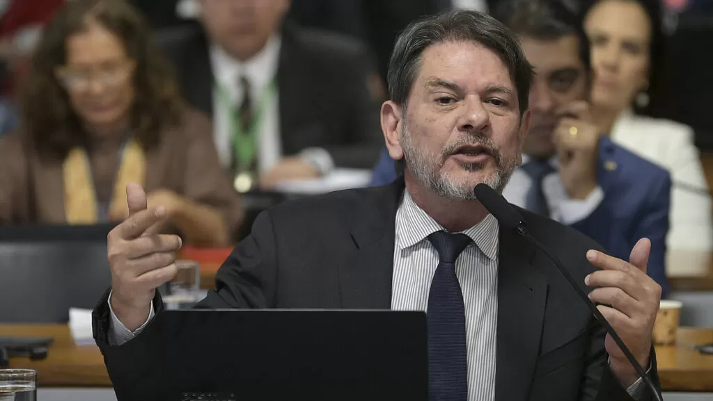 Cid Gomes critica propostas de segurança e alerta: 'Não há salvador da pátria' no Ceará