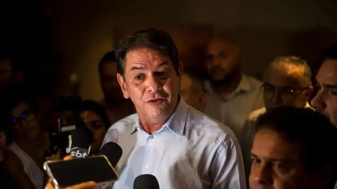 Cid Gomes e Júnior Mano fecham chapa para o Senado