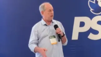Ciro Gomes acusa grupo de Camilo Santana por faixas