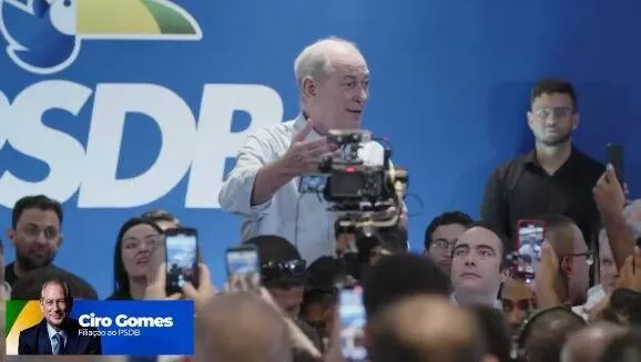 Ciro Gomes adia anúncio de sua candidatura e define prazo final para 15 de maio