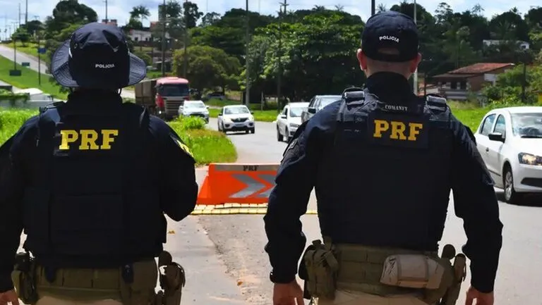 Colisão na BR-230 deixa três feridos em Lavras da Mangabeira