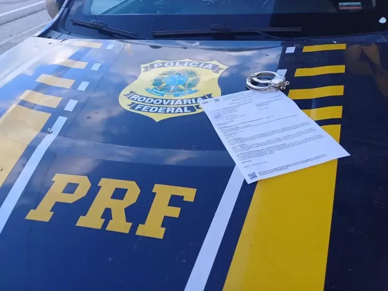 Companheira de líder de facção que aterrorizou Morada Nova é presa no Rio de Janeiro