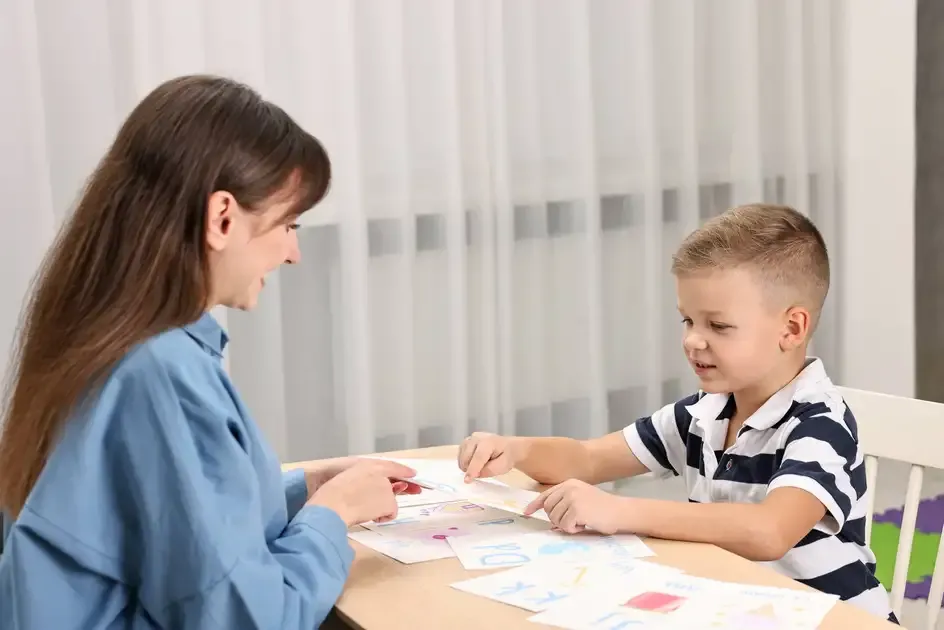 Comunicação Alternativa: Ampliação da Expressão em Crianças Autistas
