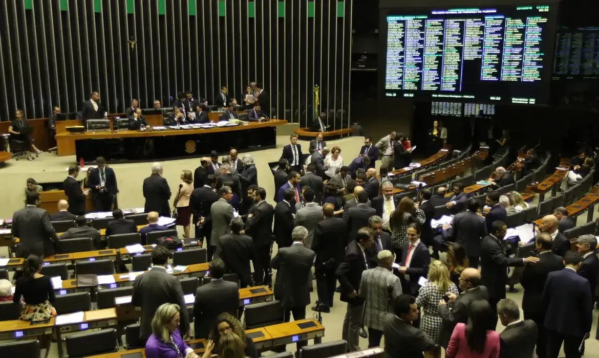 Congresso libera recursos para municípios inadimplentes