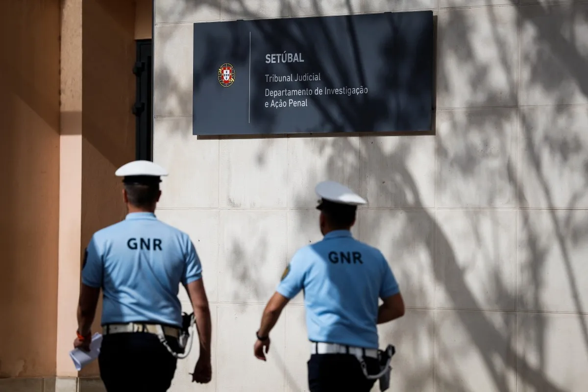 cRIANÇAS Franceses Encontrados SozinhAs em Estrada Portuguesa