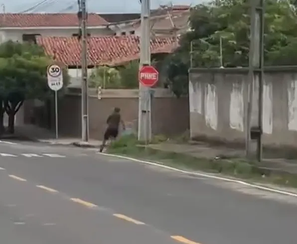 Criminoso Invade Emissoras de Rádio e TV em Crateús