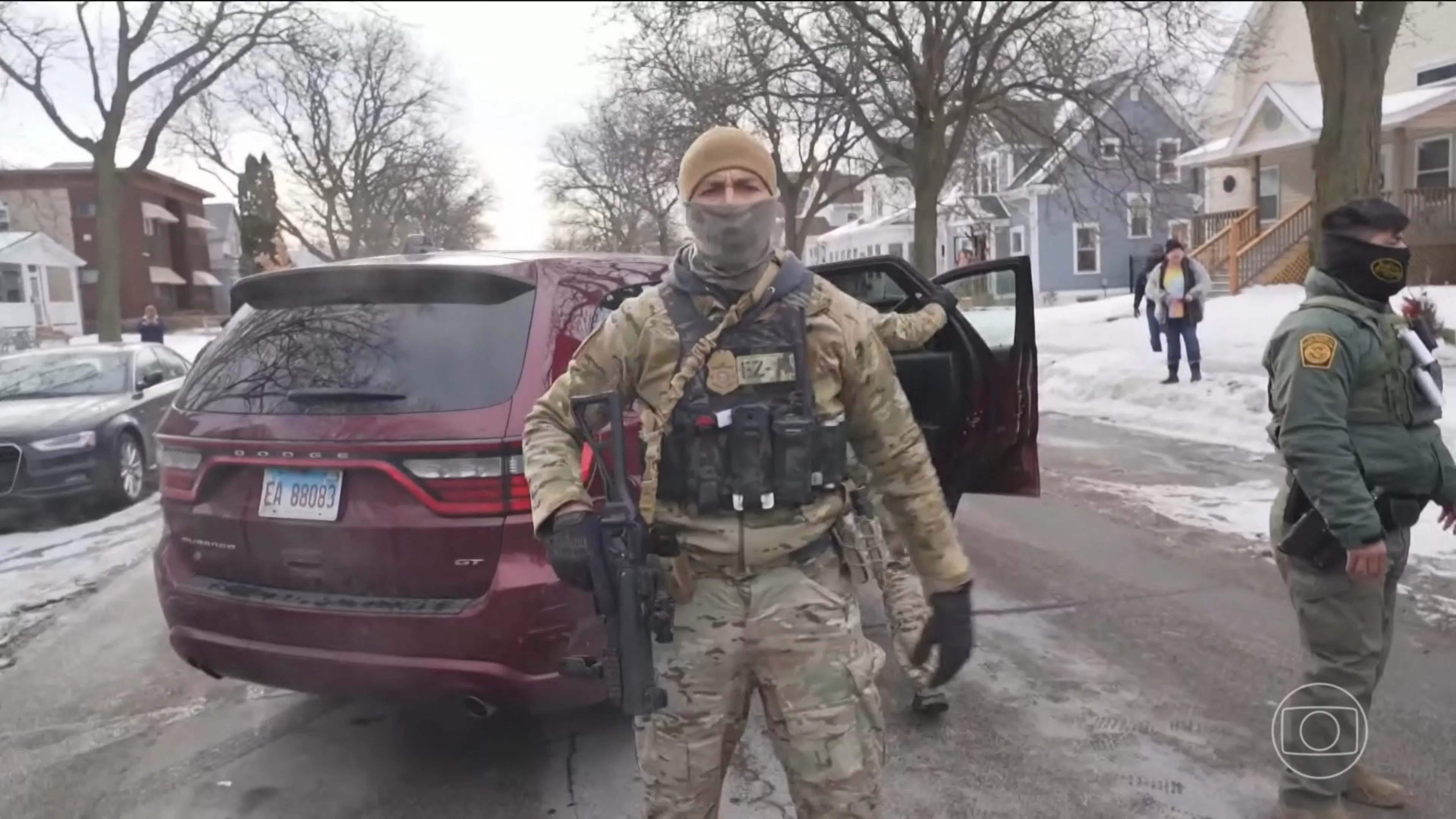 Crise Migratória: Governo Trump Pressionado Após Morte de Cidadão Americano pelo ICE