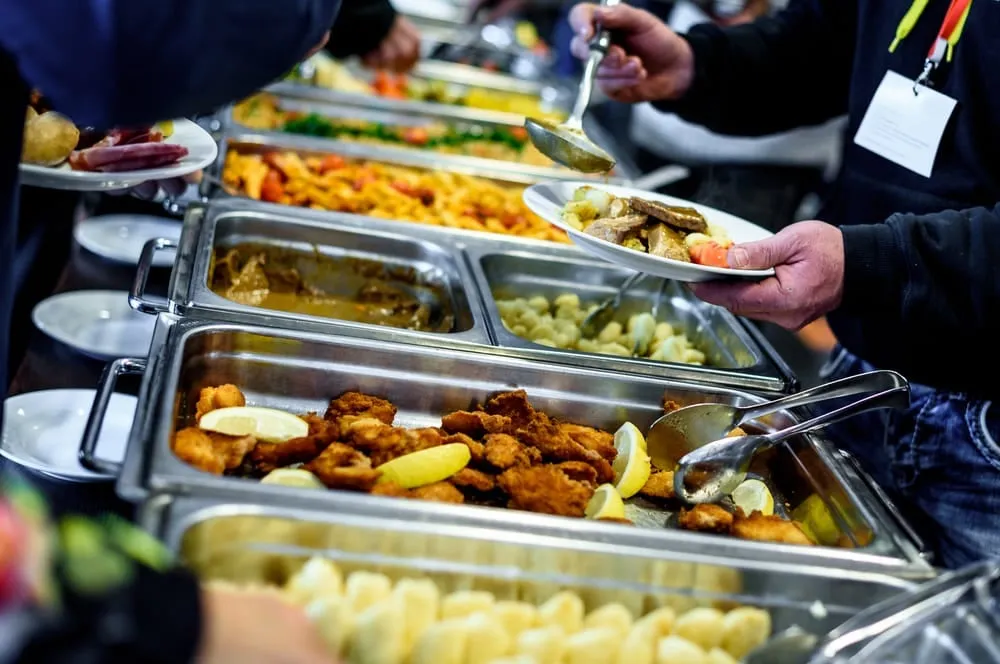 Custo de Alimentação Fora de Casa Ultrapassa R$ 600 Mensais no Ceará