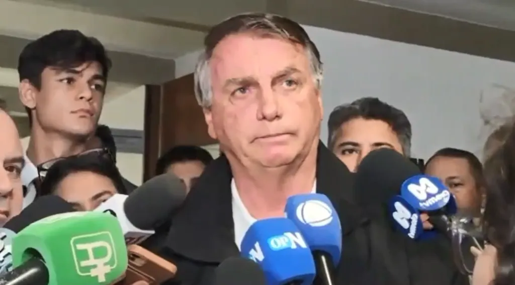 Defesa de Bolsonaro busca anular condenação no STF