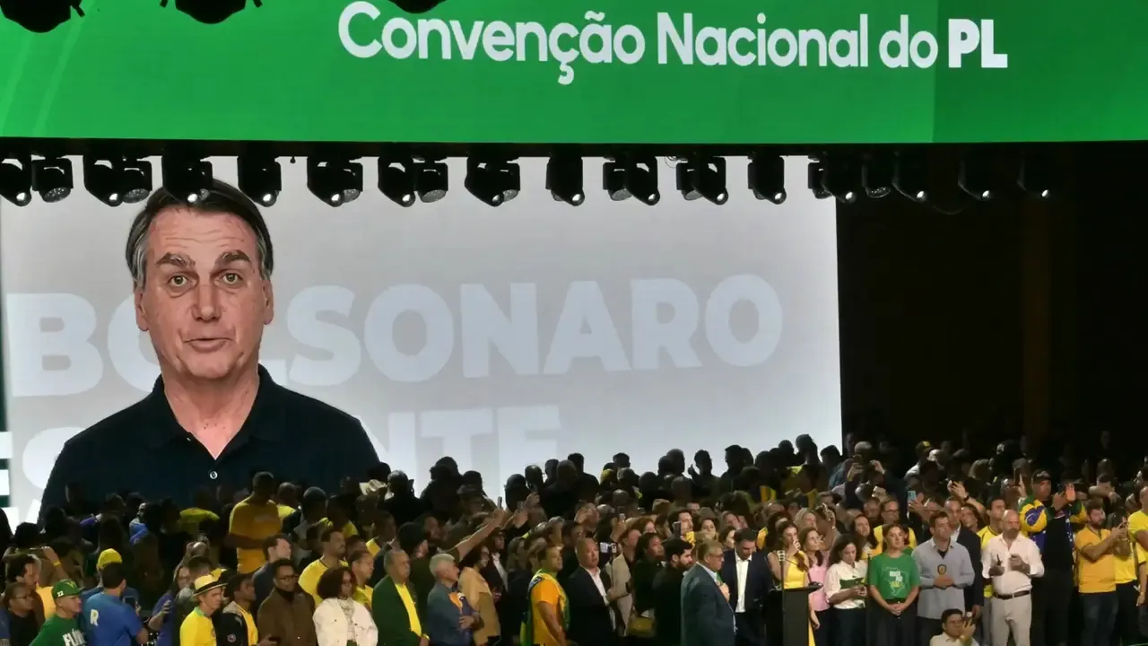 Defesa de Bolsonaro nega autorização para vídeo com IA