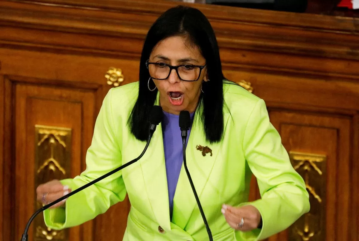 Delcy Rodríguez consolida poder e remolda cúpula militar venezuelana após queda de Maduro