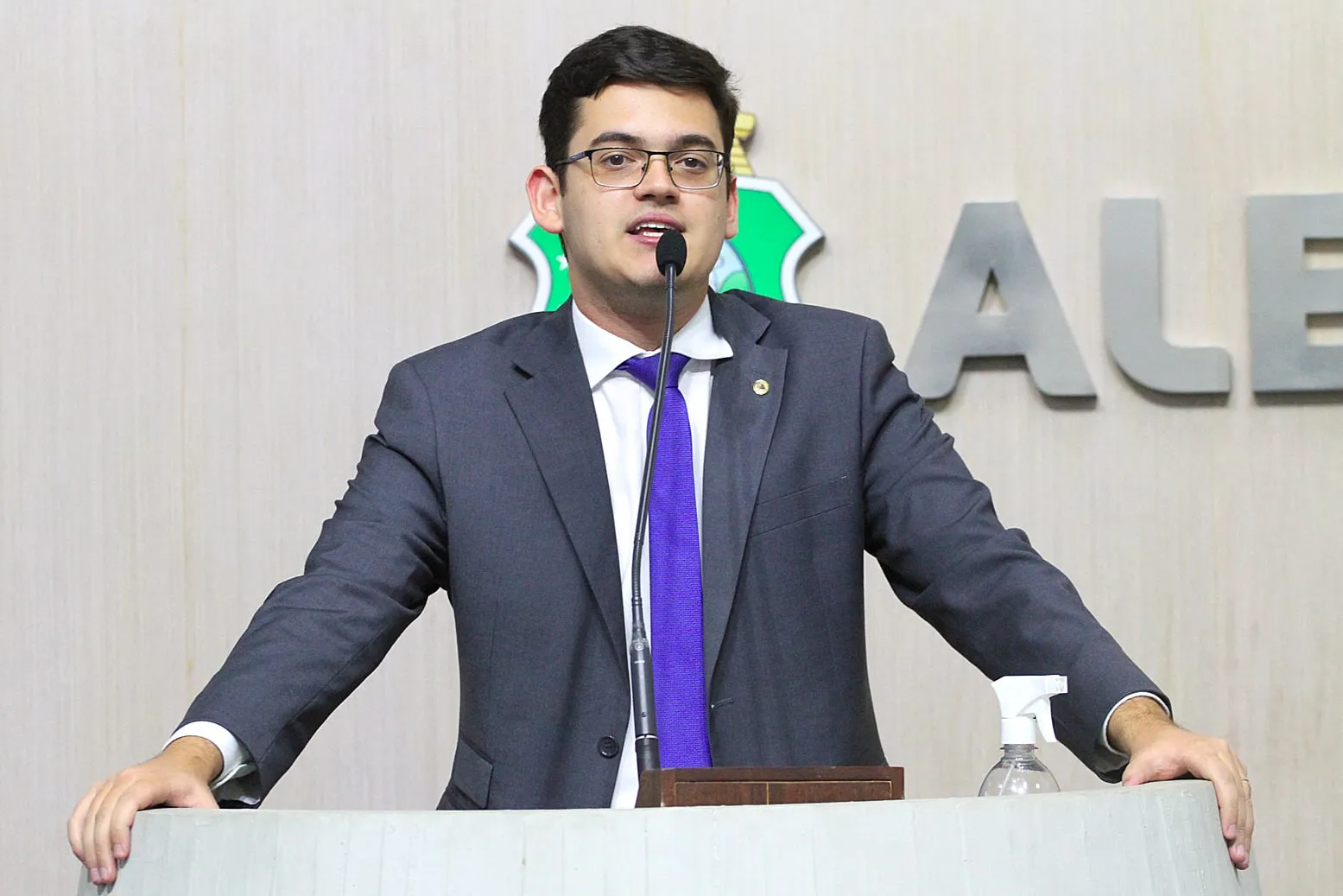 Deputado Carmelo Neto causa tensão na URCA do Crato