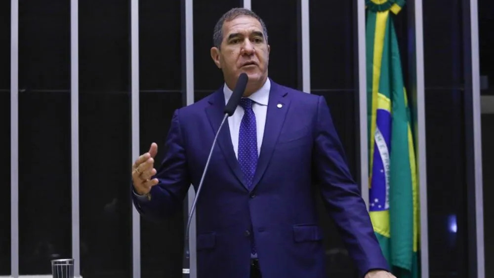 Deputado Luiz Gastão debate escala 6x1 e defende redução da jornada para 40h