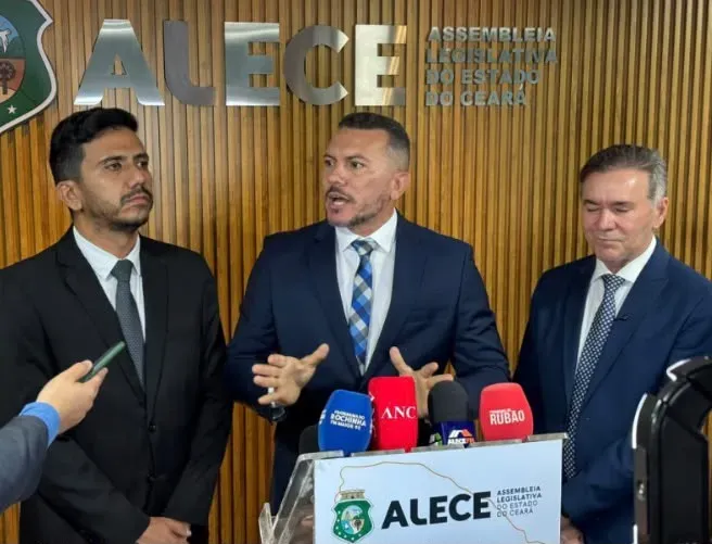 Deputado mais votado critica vitória de Elmano no Ceará