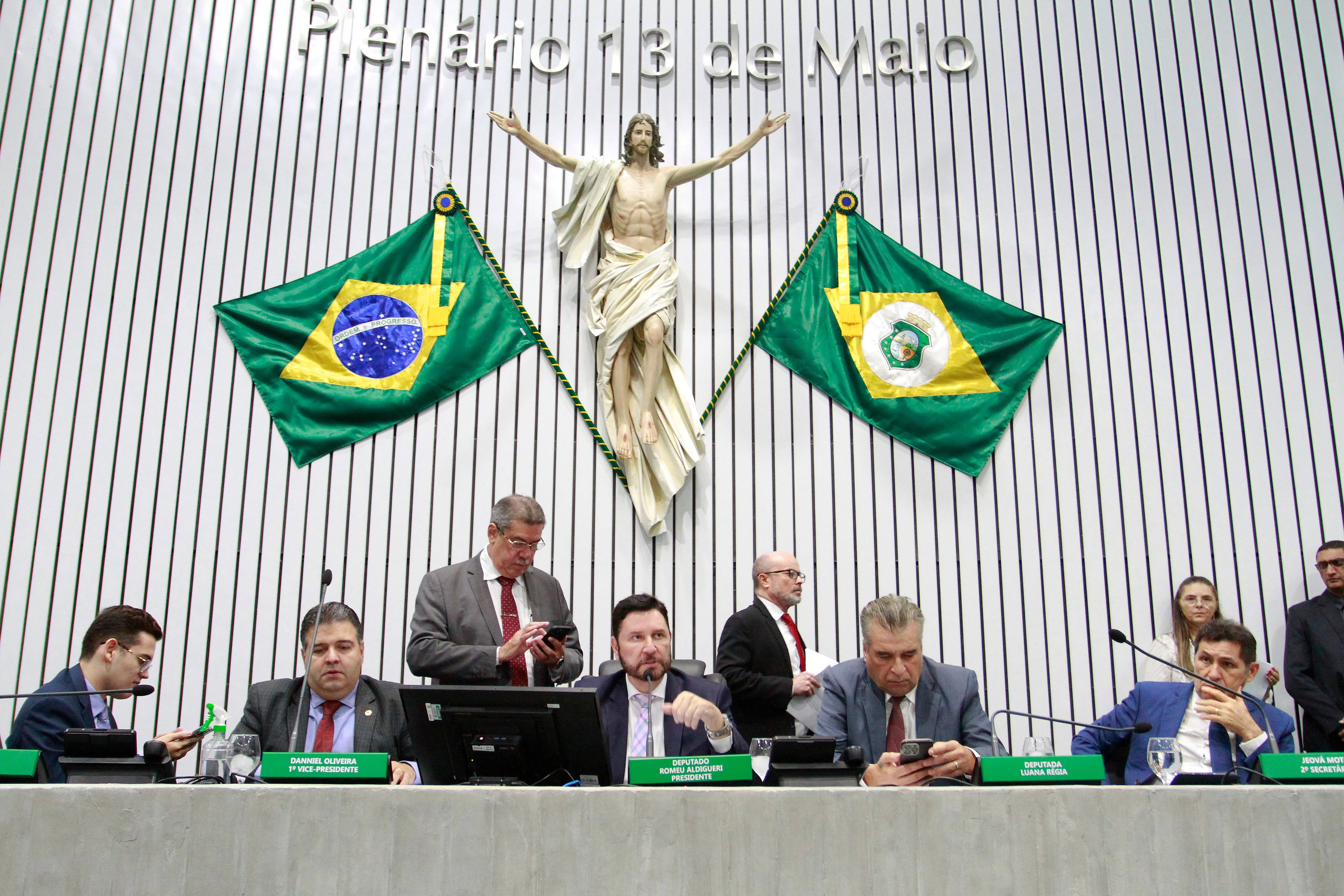 Deputados Discutem Novo Código de Ética na Assembleia