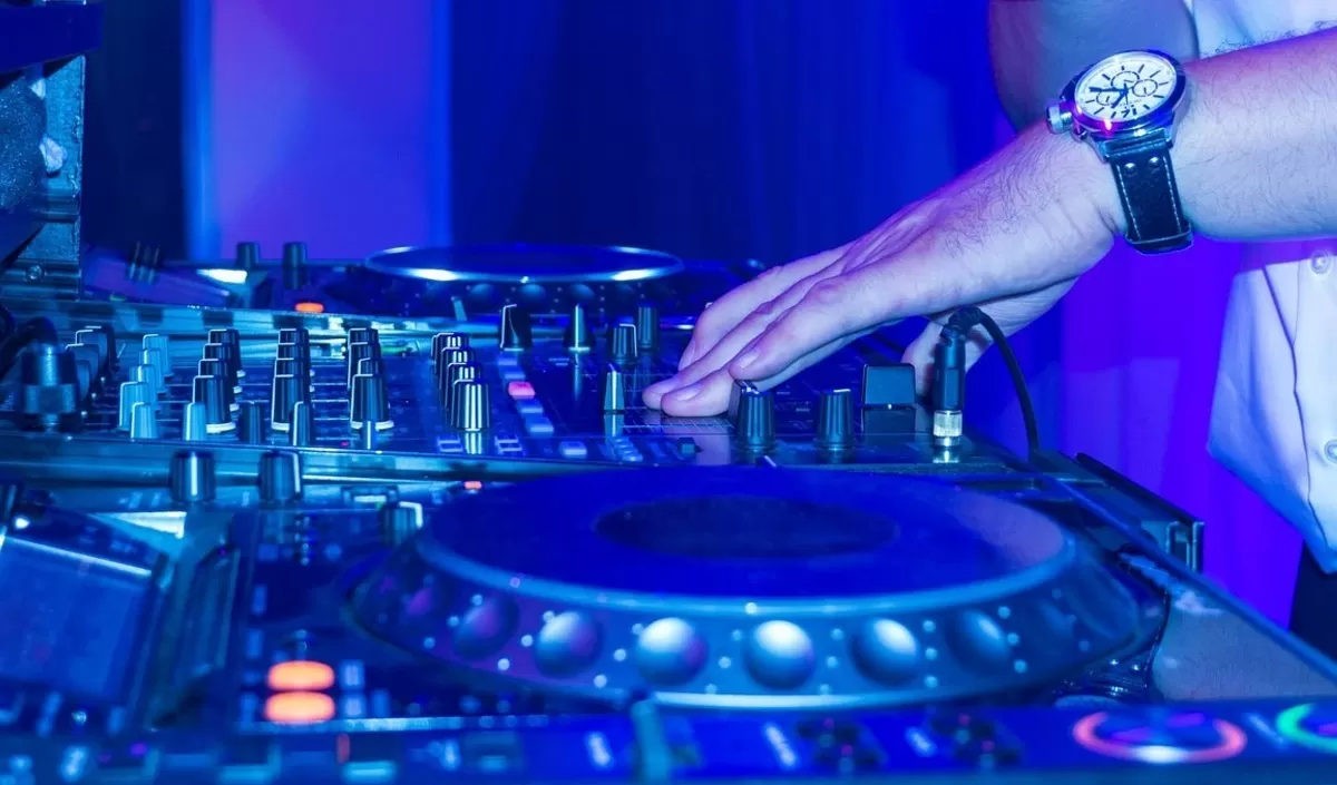 DF: Jovens Têm Oportunidade Gratuita em Conteúdo Digital e Discotecagem