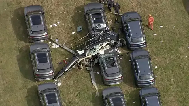Dois helicópteros colidem e caem no Rio de Janeiro
