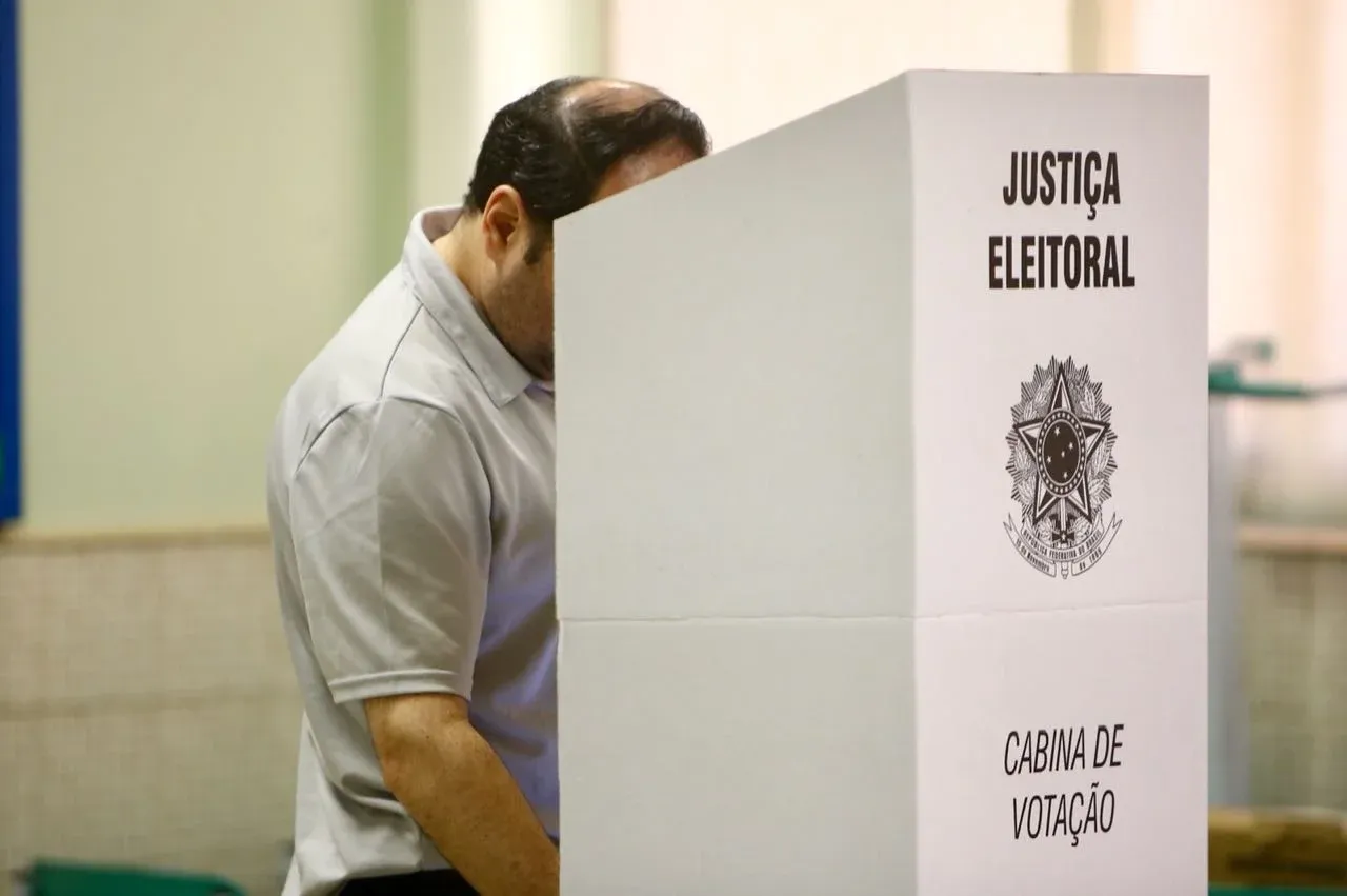 Eleições 2026: Brasil vai às urnas neste domingo